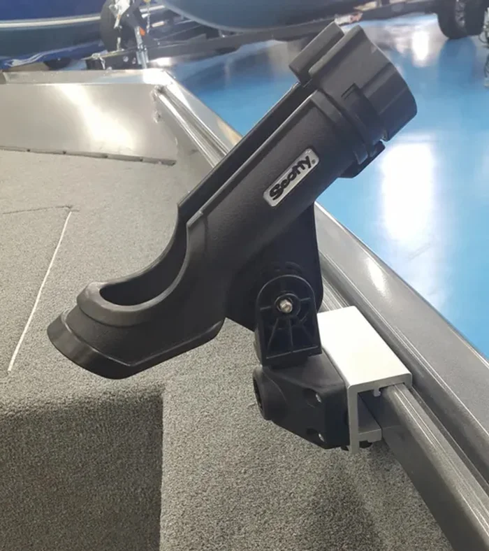 Adaptateur de piste Depth Raider – Alumacraft pré-percé et taraudé pour supports de canne Scotty & Cannon en plastique – Blackout – Image 3